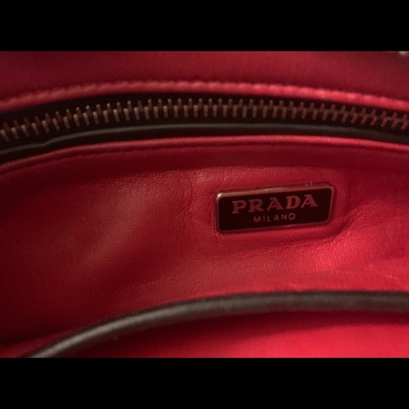 Prada clutch - Picture 2 of 3